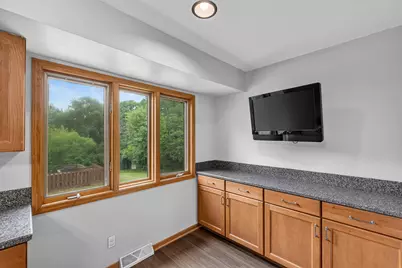 W276N1228  Spring Hill Dr, Pewaukee, WI 53072 - Photo 7