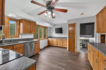 W276N1228  Spring Hill Dr, Pewaukee, WI 53072 - Photo 3