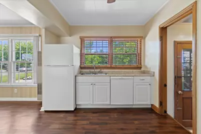 N89W15660  Main St, Menomonee Falls, WI 53051 - Photo 11
