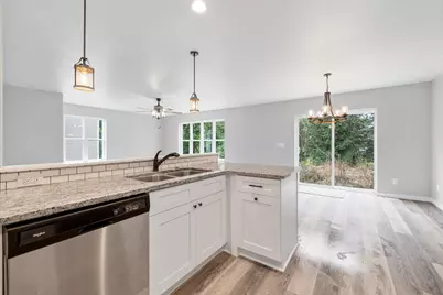 2103  Daisy Dr, West Bend, WI 53090 - Photo 15