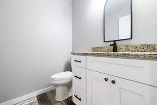 2103 Daisy Dr, West Bend, WI 53090 - Photo 19