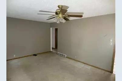 3880 N 93rd St, Milwaukee, WI 53222 - Photo 3