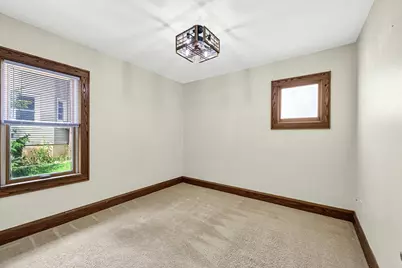 1618 E Newport Ave, Milwaukee, WI 53211 - Photo 19