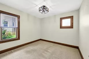 1618 E Newport Ave, Milwaukee, WI 53211 - Photo 19