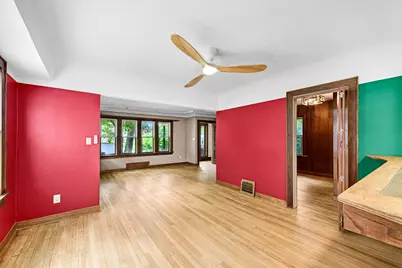 1618 E Newport Ave, Milwaukee, WI 53211 - Photo 9