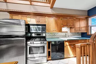 1618 E Newport Ave, Milwaukee, WI 53211 - Photo 13
