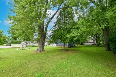 105  Roberts Rd, Dousman, WI 53118 - Photo 21