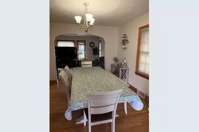 2362 S 78th St, West Allis, WI 53219 - Photo 9