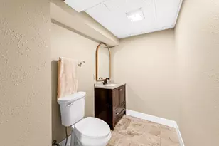 2745 N 117th Pl, Wauwatosa, WI 53222 - Photo 39