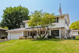 2745 N 117th Pl, Wauwatosa, WI 53222 - Photo 45