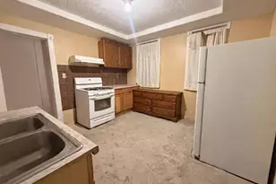 1823 W Kerney Pl, Milwaukee, WI 53215 - Photo 17