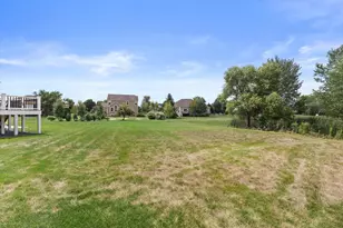 N42W22777 London Ct, Pewaukee, WI 53072 - Photo 73