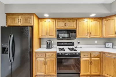 8118  Dunkelow Rd, Racine, WI 53126 - Photo 19