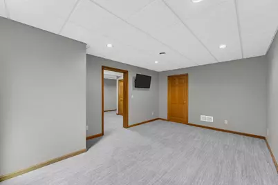 8118  Dunkelow Rd, Racine, WI 53126 - Photo 39