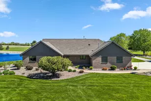 8118 Dunkelow Rd, Racine, WI 53126 - Photo 5