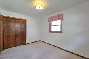 8113 W Ohio Ave, Milwaukee, WI 53219 - Photo 19