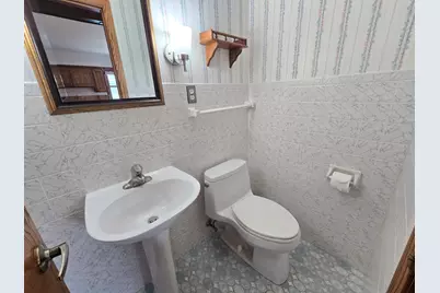 8113 W Ohio Ave, Milwaukee, WI 53219 - Photo 23