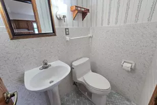 8113 W Ohio Ave, Milwaukee, WI 53219 - Photo 23