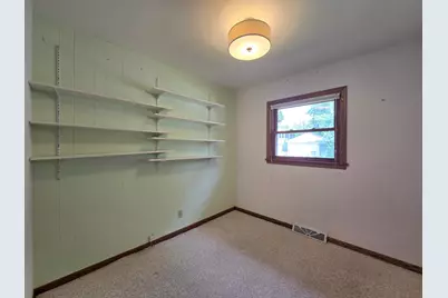 8113 W Ohio Ave, Milwaukee, WI 53219 - Photo 21