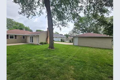 8113 W Ohio Ave, Milwaukee, WI 53219 - Photo 31