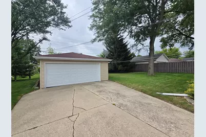 8113 W Ohio Ave, Milwaukee, WI 53219 - Photo 35