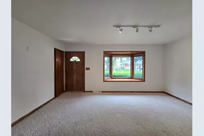 8113 W Ohio Ave, Milwaukee, WI 53219 - Photo 11