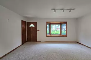 8113 W Ohio Ave, Milwaukee, WI 53219 - Photo 11