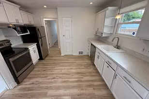 2586 S 77th St, West Allis, WI 53219 - Photo 23
