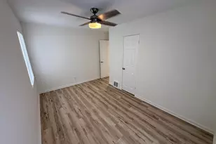 2586 S 77th St, West Allis, WI 53219 - Photo 7