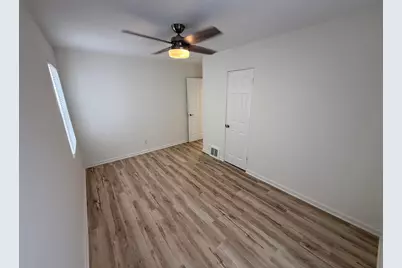2586 S 77th St, West Allis, WI 53219 - Photo 25