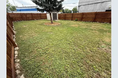 2586 S 77th St, West Allis, WI 53219 - Photo 9