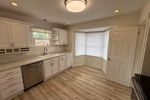 2586 S 77th St, West Allis, WI 53219 - Photo 3