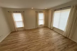 2586 S 77th St, West Allis, WI 53219 - Photo 13