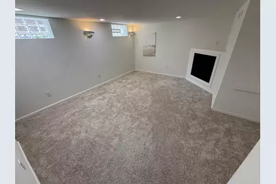 2586 S 77th St, West Allis, WI 53219 - Photo 37