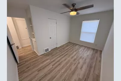 2586 S 77th St, West Allis, WI 53219 - Photo 13