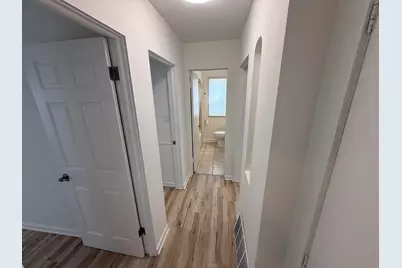 2586 S 77th St, West Allis, WI 53219 - Photo 17