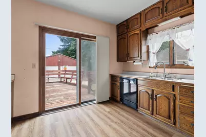 1329 S 15th St, Manitowoc, WI 54220 - Photo 11