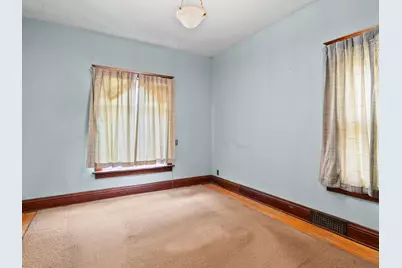 1329 S 15th St, Manitowoc, WI 54220 - Photo 13