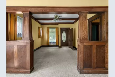 1329 S 15th St, Manitowoc, WI 54220 - Photo 9