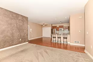 8634 S Roxbury Way, Oak Creek, WI 53154 - Photo 7
