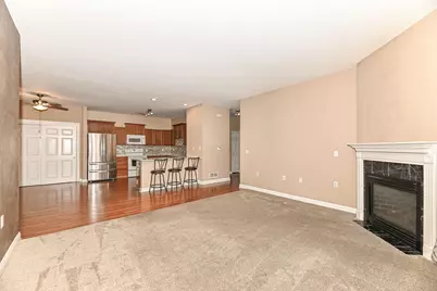 8634 S Roxbury Way, Oak Creek, WI 53154 - Photo 5