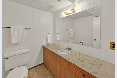 7266 N Pierron Rd, Glendale, WI 53209 - Photo 29