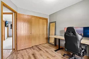413 Broadmoore Dr, Hartford, WI 53027 - Photo 19