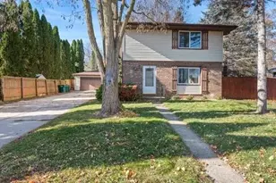 137 Judge Dr, Saukville, WI 53080 - Photo 1