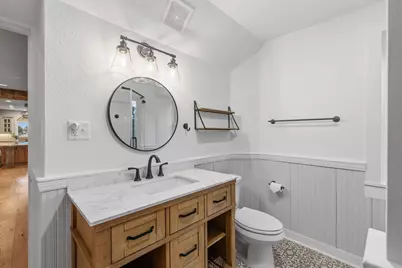 2237  Washington Ave, Cedarburg, WI 53012 - Photo 15