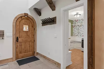 2237  Washington Ave, Cedarburg, WI 53012 - Photo 7
