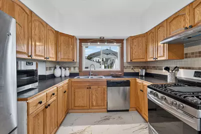 1338  Quincy Ave, Racine, WI 53405 - Photo 9
