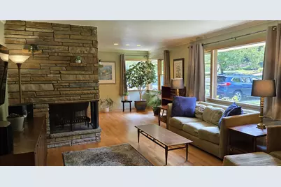 5617 W Jackson Park Dr, Milwaukee, WI 53219 - Photo 9