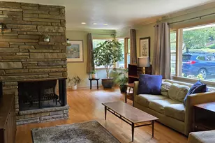 5617 W Jackson Park Dr, Milwaukee, WI 53219 - Photo 9