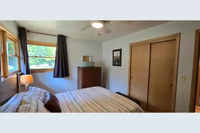 5617 W Jackson Park Dr, Milwaukee, WI 53219 - Photo 15